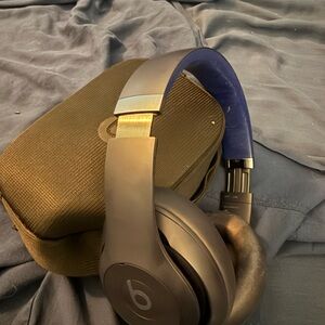 Beats by Dre Over-Ear Headphones Black and Blue with Sleek Design